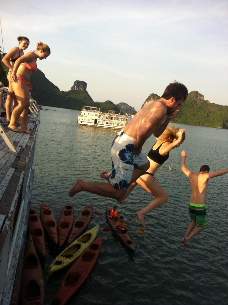 Full Moon Party Hotel Hai Phong Eksteriør bilde