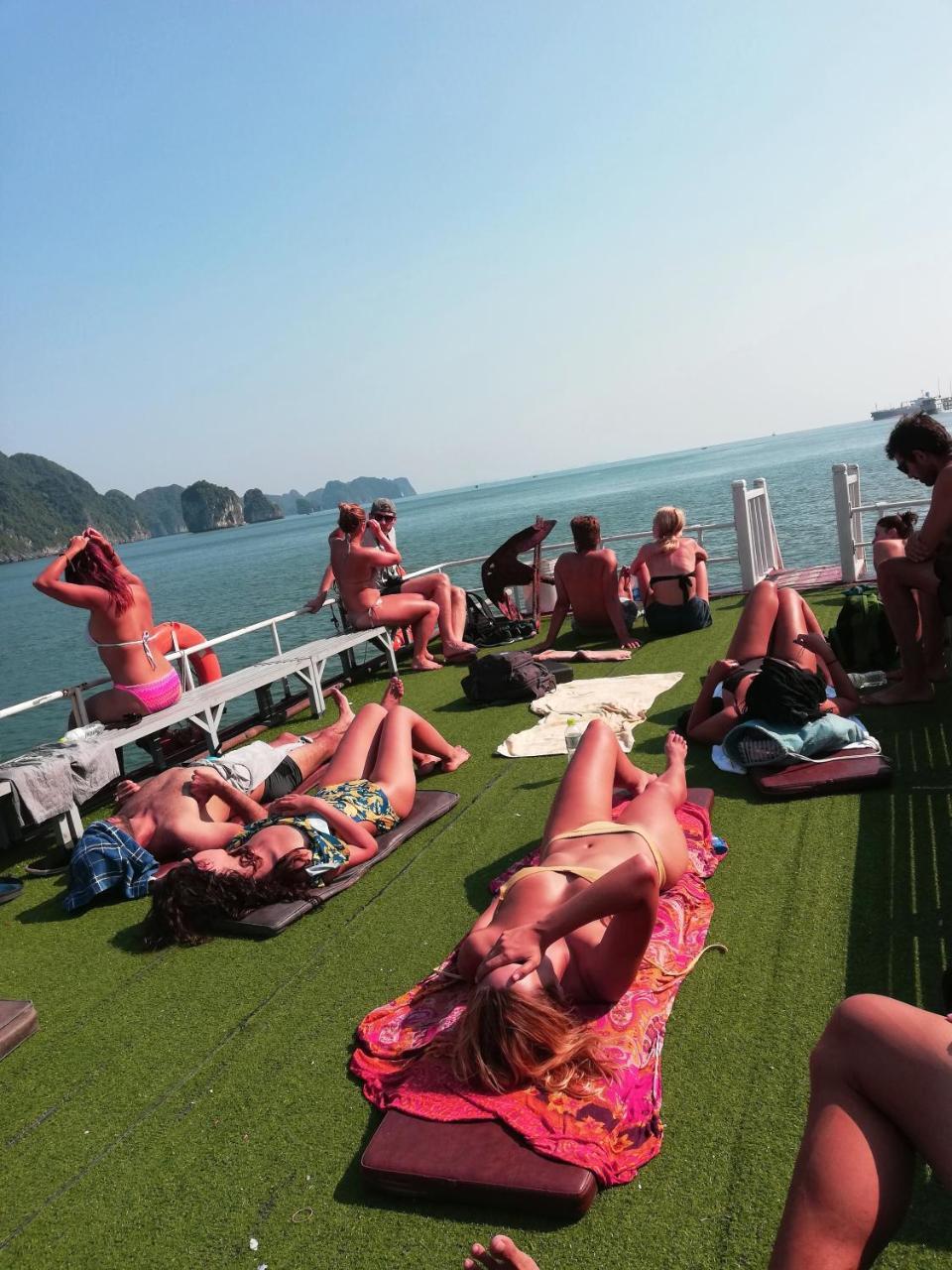 Full Moon Party Hotel Hai Phong Eksteriør bilde